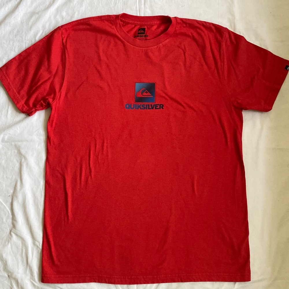 Quicksilver red T-shirt